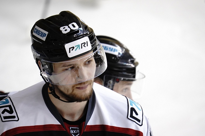 Нападающий хоккейного клуба «Рубин» Кирилл Кошурников: «Чувствовал, что в овертайме выйдем и забьём. Так и случилось»