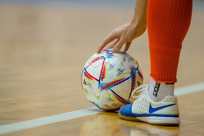 «Локомотив» добился волевой победы в чемпионате Тобольска по мини-футболу