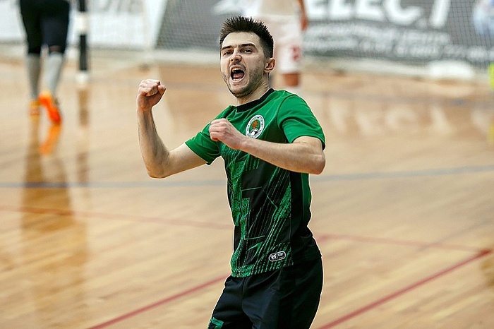 Игрок мини-футбольного клуба ЛКС Денис Гуляйкин: «Нам надо прибавлять очень сильно в скорости принятия решений и работы с мячом»