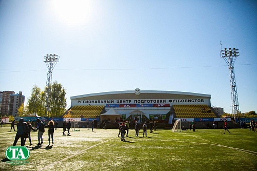 Футбол. Чемпионат KFC по футболу в Тюмени