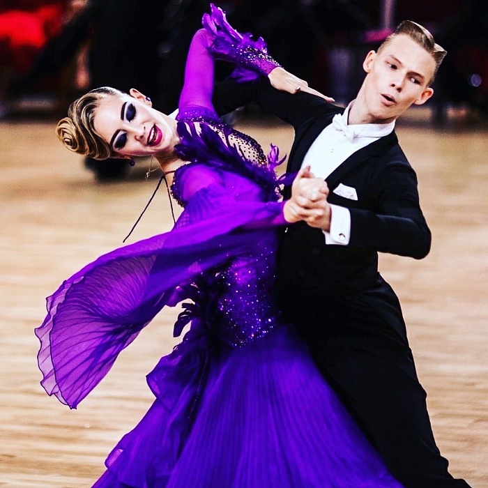 Никита Шипицин и Анна Захарова: «В программу тренировок входят йога, растяжка и хип-хоп»