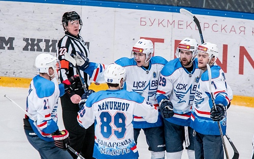 «Военные летчики» рвутся в плей-офф…