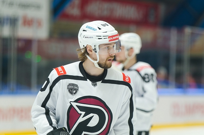 Нападающий хоккейного клуба «Рубин» Кирилл Кошурников: «Звание знатока надо заслужить»