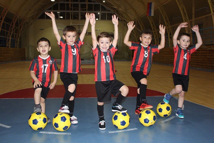 «Чемпион» тренирует дошколят из многодетных семей