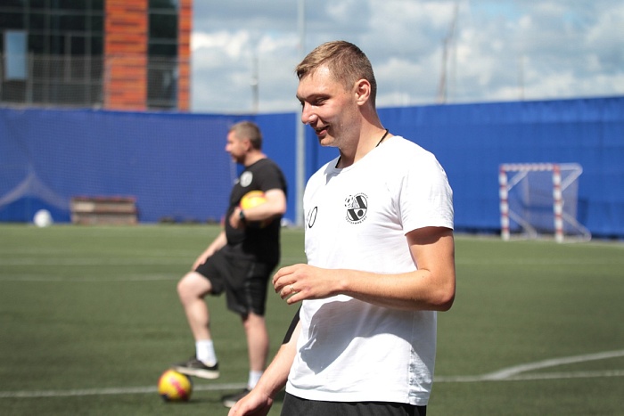 Игрок мини-футбольного клуба «Синара» Валерий Дёмин: «Да, потери значимые, но незаменимых у нас нет»