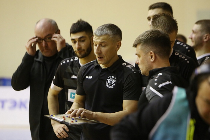 Наставник мини-футбольного клуба «Тюмень» Максим Горбунов: «Денис Субботин давно уже играет с дискомфортом»