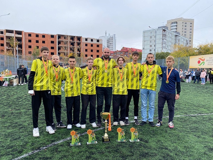 Известный форвард Дмитрий Зарва стал лучшим бомбардиром Лиги дворового футбола