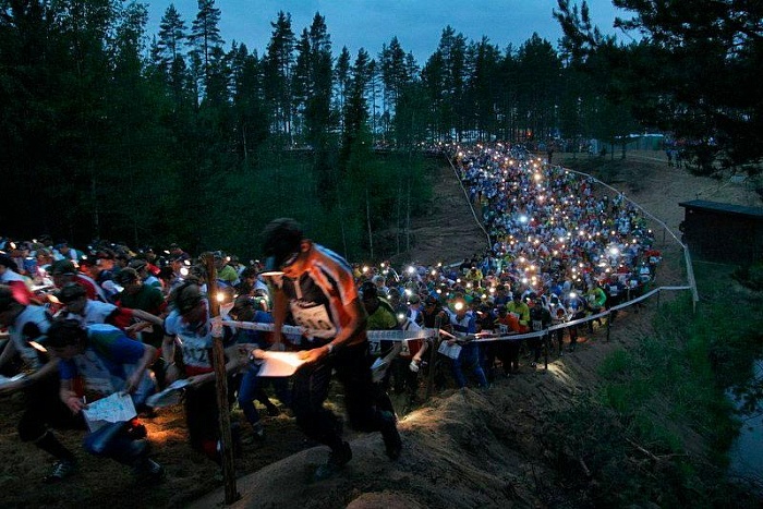 Ориентировщики стартовали в сумерках