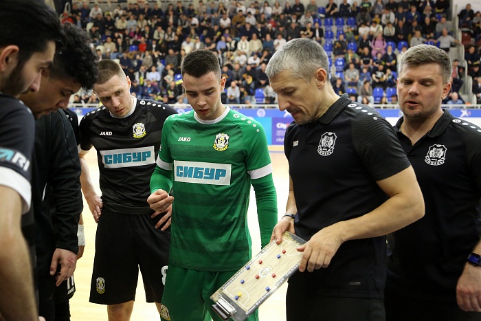 Главный тренер мини-футбольного клуба «Тюмень» Максим Горбунов: «Двух результативных стандартов в наши ворота могло и не быть, если бы сыграли чуть хладнокровнее»