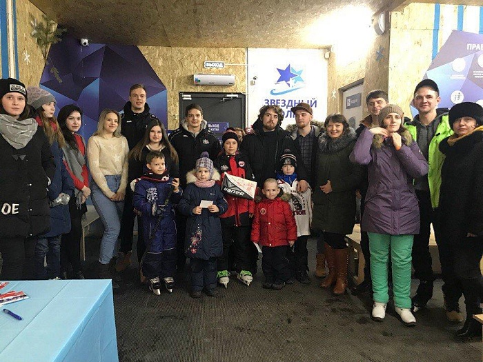 Хоккеисты «Рубина» провели мастер-класс и автограф-сессию