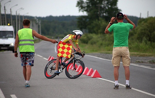 Тюменский триатлонист преследовал Ушманкина