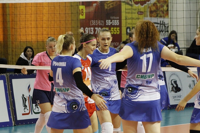 Волейболистки команды «Тюмень-Прибой» в матче Кубка Сибири и Дальнего Востока на тай-брейке уступили «Приморочке» из Владивостока