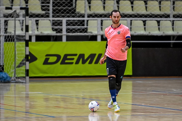 Вратарь мини-футбольного клуба «Сиб-Транзит» Альберт Агаджанов: «Дебютные очки в суперлиге, да ещё против такого именитого соперника»