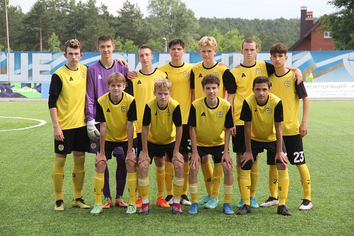 Кемеровский вратарь Леонид Толкачёв отразил два пенальти в матче ЮФЛ против «Енисея» из Красноярска