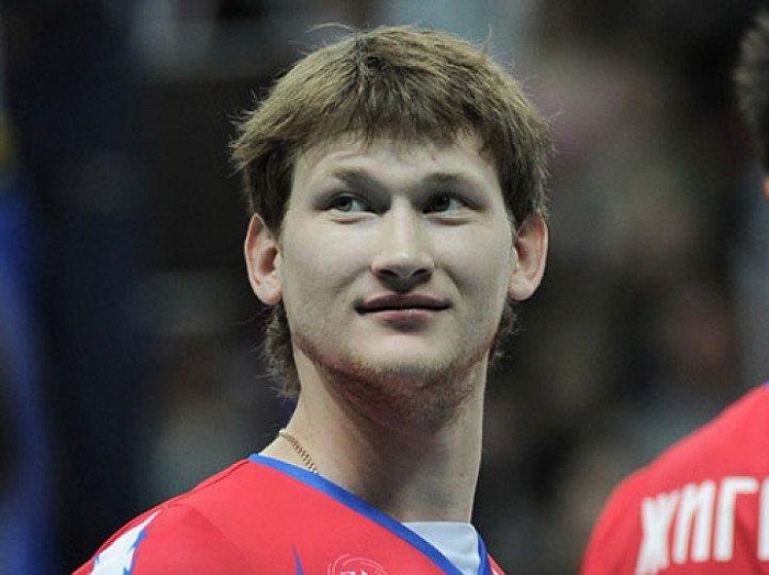 Алексей Родичев сыграет против сургутян