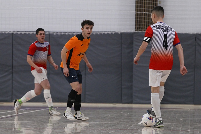 «Сова» поднялась на второе место в 1-й лиге чемпионата Тюмени по футзалу