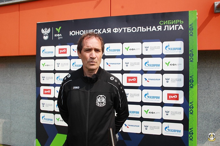 Старший тренер футбольной команды «Тюмень-2008» Равиль Умяров: «У нас по-прежнему много брака в технике и тактике»