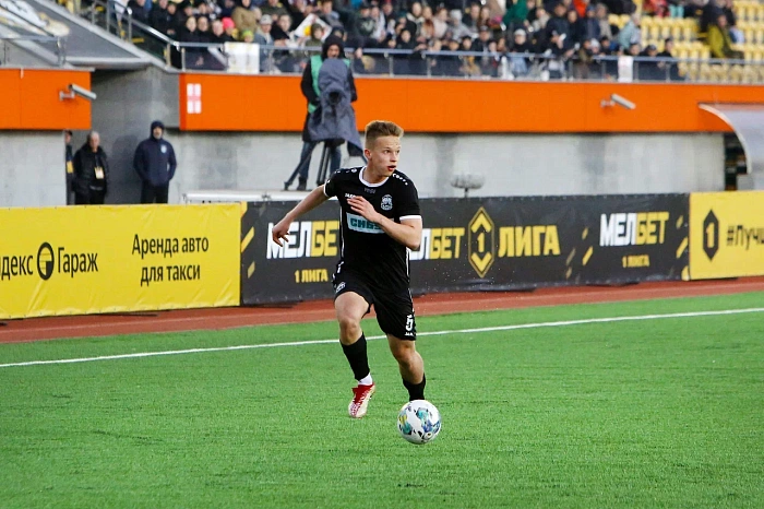 Защитник футбольного клуба «Тюмень» Станислав Поройков: «После забитого мяча не стали откатываться и продолжили прессинговать»