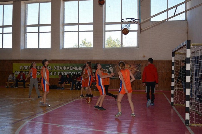 Чемпионки громили соперниц