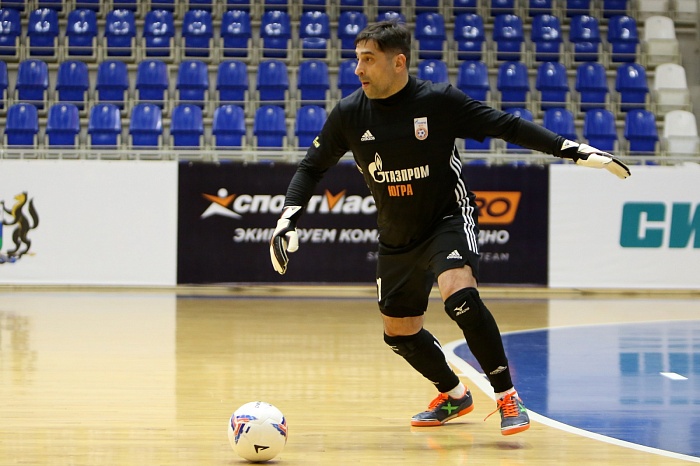 Вратарь мини-футбольного клуба «Газпром-Югра» Звиад Купатадзе: «На каждой тренировке у Максима Горбунова в МФК «Тюмень» будет заруба»