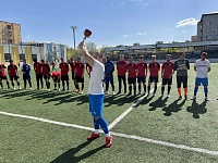 Гол Никиты Бастрона принёс трофей «Прибою» в футбольном блиц-турнире в честь Дня Победы