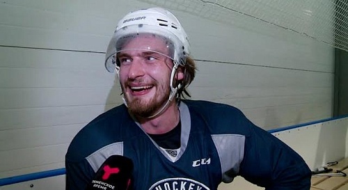 Готовь клюшки летом. Тюменские хоккеисты приступили к тренировкам на льду