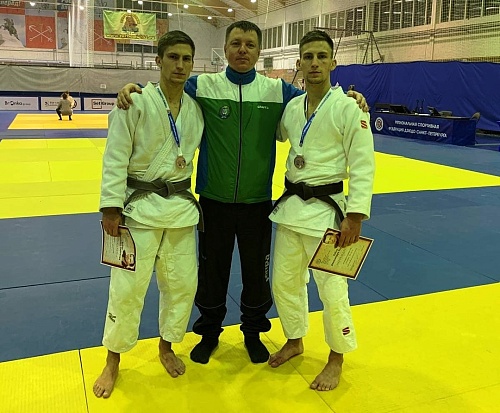 Братья-близнецы замкнули тройку призеров в Питере