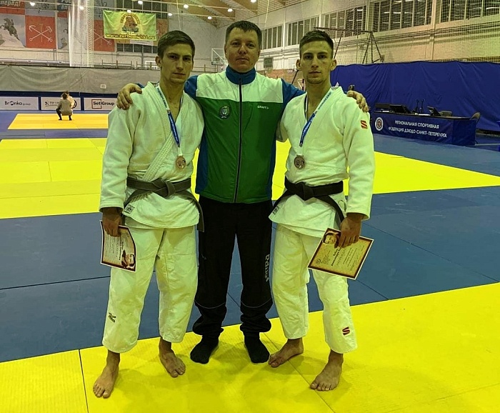 Братья-близнецы замкнули тройку призеров в Питере