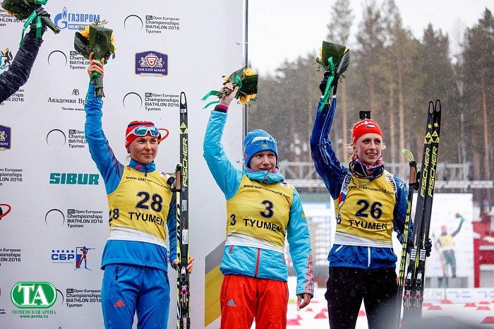 Ольга Якушова, Анастасия Загоруйко и Джессика Жислова. Фото Даниила САВИНЫХ