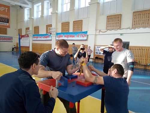 Победили прокуткинские силачи