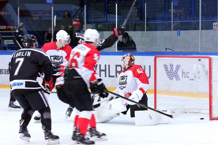 В Альметьевске команды отмучались на 113-й минуте