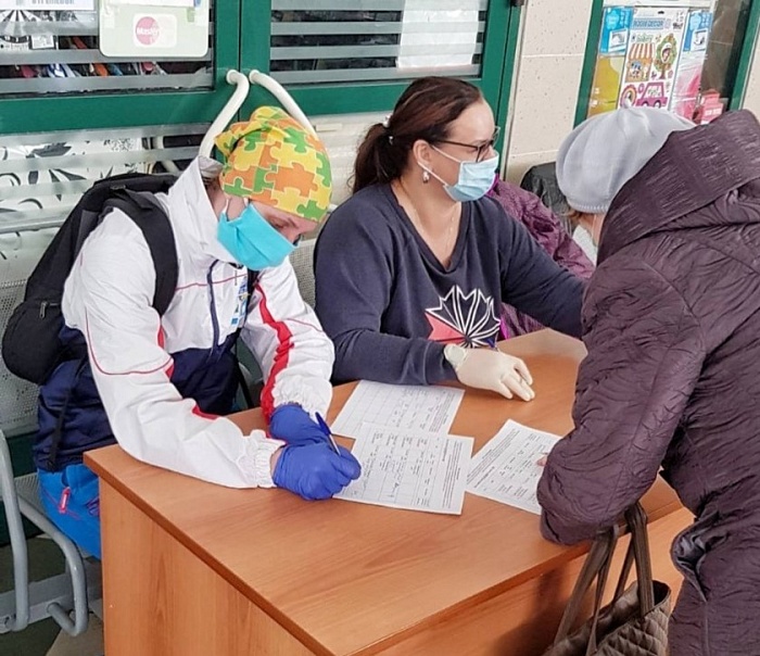 Именитые спортсмены стали волонтерами