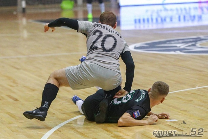 Команда Переверзева одолела коммунистов