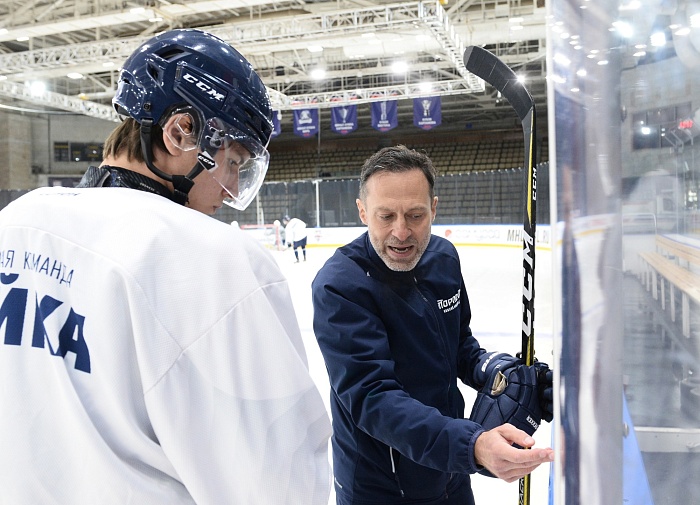 В первом матче чемпионата Молодёжной хоккейной лиги «Чайка» уступила «Омским Ястребам»