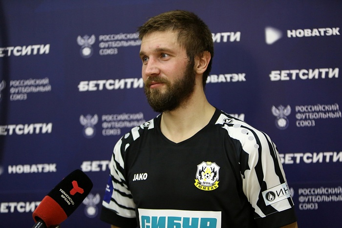 Нападающий мини-футбольного клуба «Тюмень» Андрей Батырев: «Тренироваться меньше, значит играть больше, да и зрителям кайфовее»