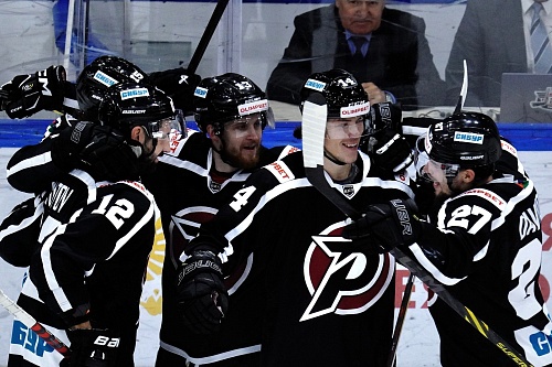 Хоккейный клуб «Рубин» обыграл команду из Саратова!