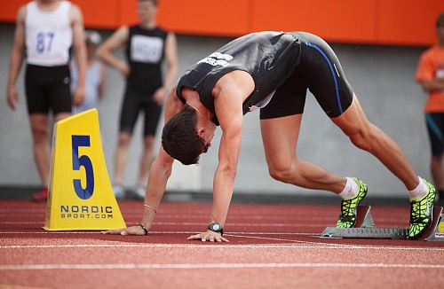 От награды отделили шесть сотых секунды