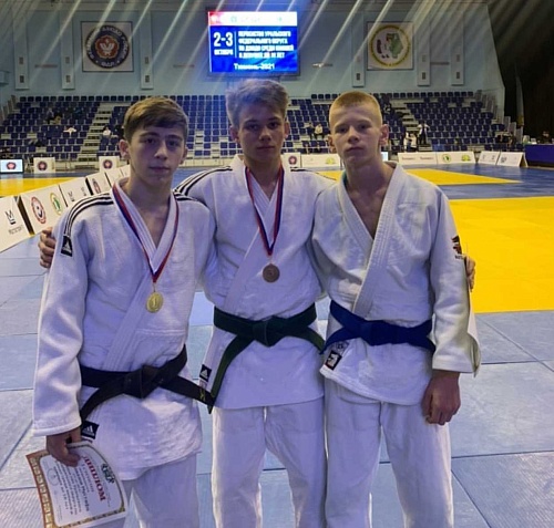 Тюменские дзюдоисты собрали награды