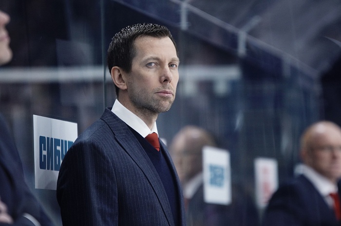 Главный тренер хоккейного клуба «Рубин» Денис Ячменёв: «Я бы не назвал скамейку длинной, но у нас есть место для манёвра»