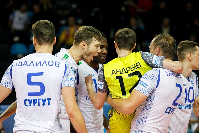 Сургутяне одержали первую победу