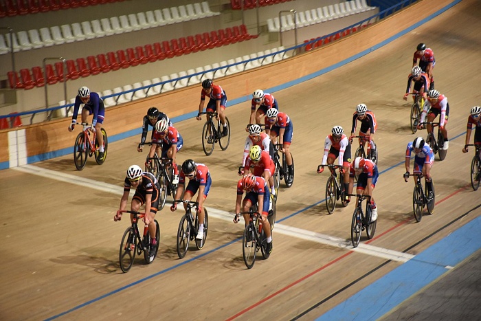 Дарья Степанова на омском треке выиграла гонку по очкам