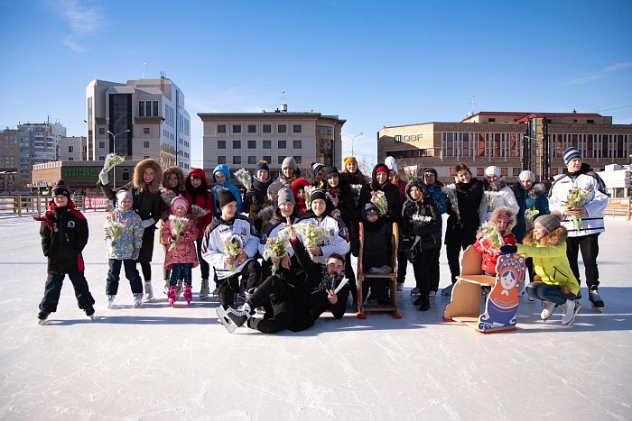 «Легионеры» дарили тюменкам цветы! (ВИДЕО)