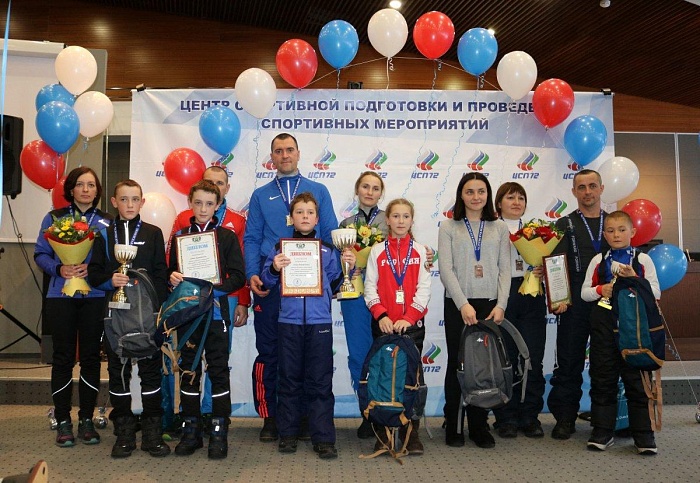 Дружные семьи плавали, стреляли, бегали и катались на лыжах
