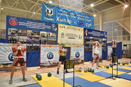 С гирей завоевал главный приз газеты «Хыпар»