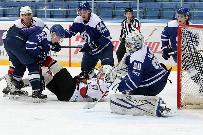 Хозяева хранили молчание в атаке…