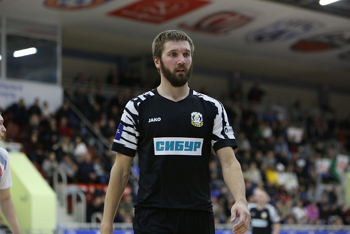 Форвард мини-футбольного клуба «Тюмень» Андрей Батырев: «Посмотрел, что написано, ого, «Кинопоиск», хотя у меня нет подписки на него»