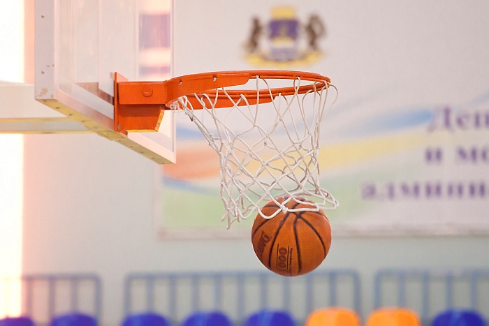 В Заводоуковске победили баскетболисты сургутского «Аверса»