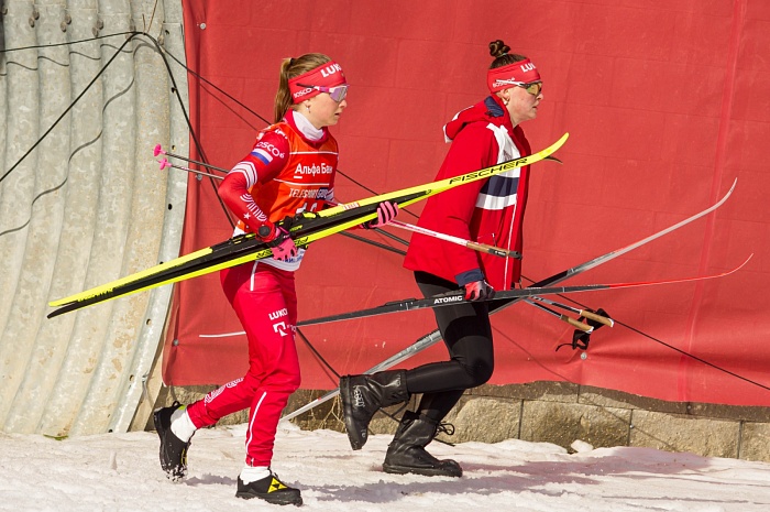 Чемпионат России по лыжным гонкам в Тюмени. 6-й соревновательный день. Женский масс-старт