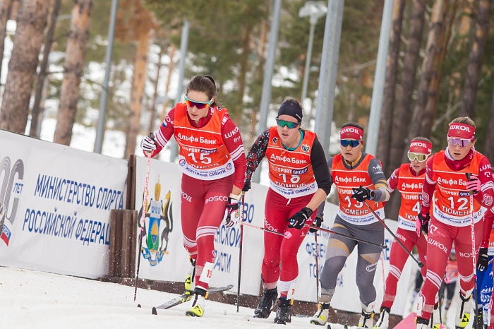 Чемпионат России по лыжным гонкам в Тюмени. 6-й соревновательный день. Женский масс-старт