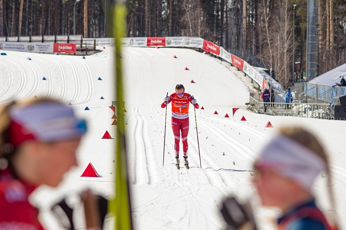 Чемпионат России по лыжным гонкам в Тюмени. 6-й соревновательный день. Женский масс-старт